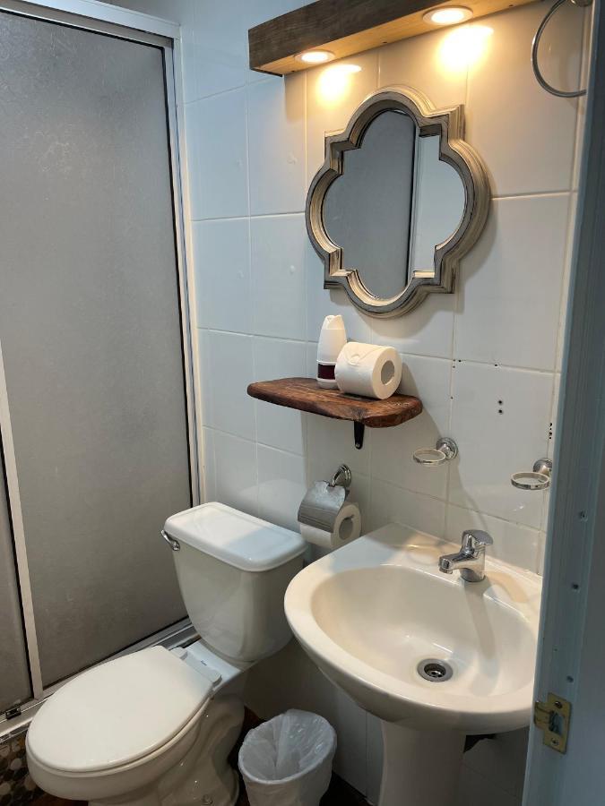 ホテル Habitacion Privada - Cama Matrimonial プエルト・バラス エクステリア 写真